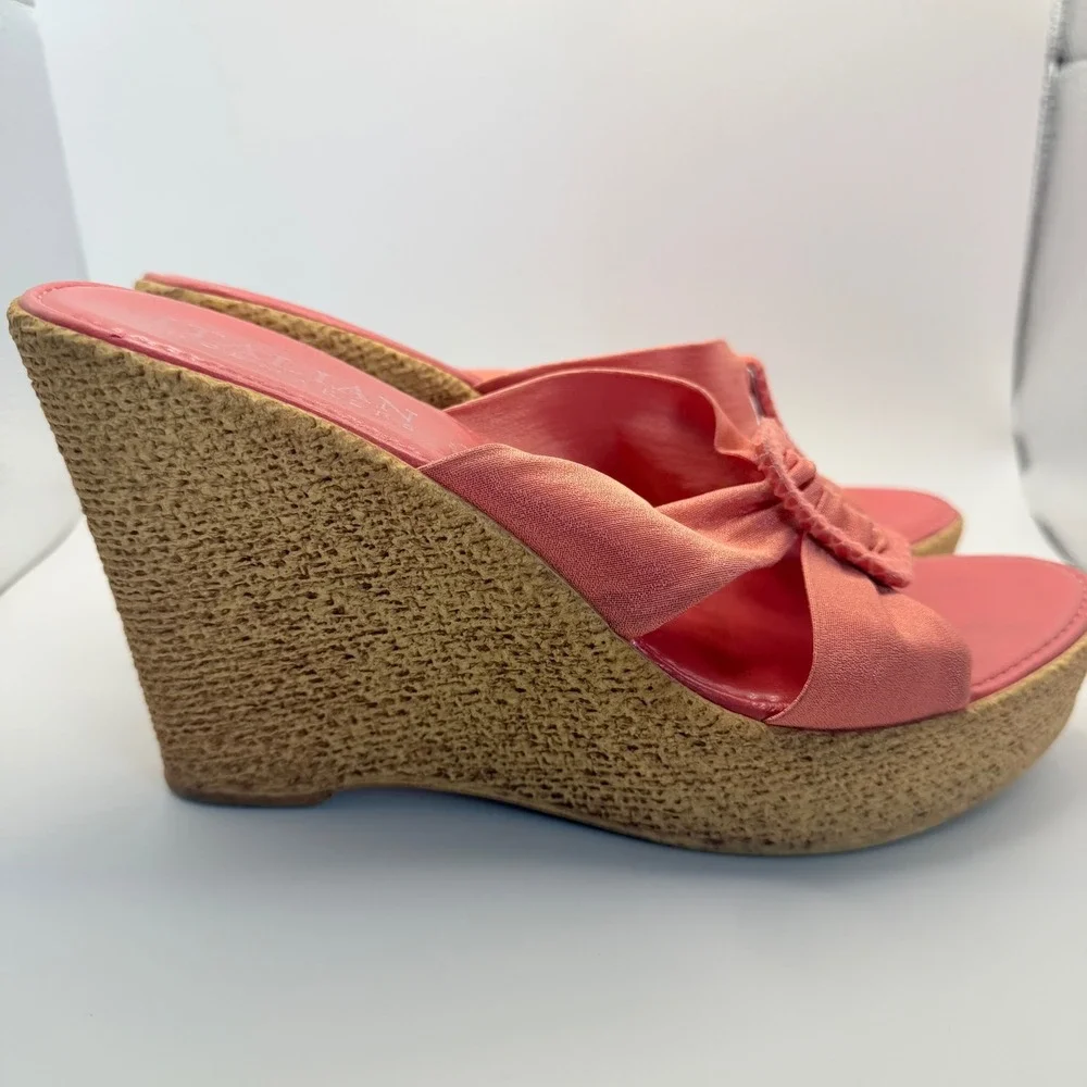 VTG Women's Italian Shoemakers Coral Pink Wedges Buckle Y2K Pumps SZ 10